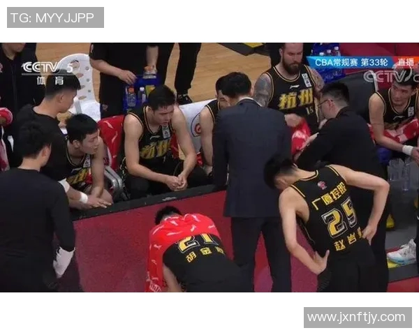 孙铭徽：从青涩少年到篮球场上的璀璨明星之路