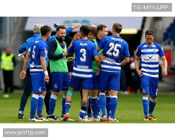 威灵顿凤凰主场迎战墨尔本球队争夺胜利的精彩对决