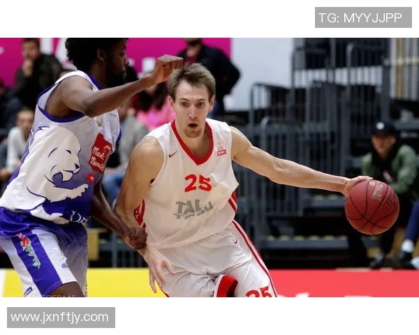 杜克大学与北卡罗来纳大学篮球对决精彩回顾与赛后分析