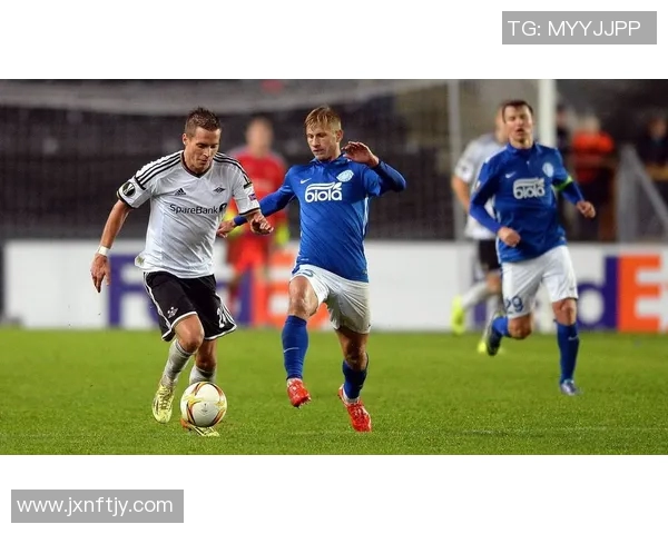 海与格松对阵罗森博格的精彩较量展现足球魅力与团队精神 海与格松对阵罗森博格的精彩较量展现足球魅力与团队精神