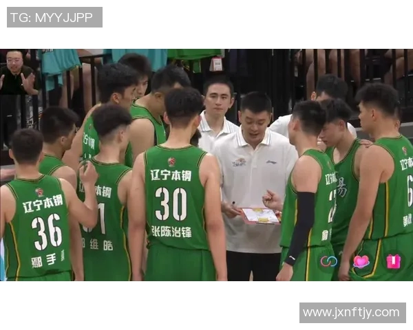 CBA激战辽宁本钢迎战青岛队争夺季后赛名额精彩对决引人关注