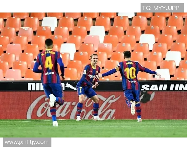 尤文图斯与巴萨精彩对决回顾分析及赛后亮点总结 尤文图斯与巴萨精彩对决回顾分析及赛后亮点总结