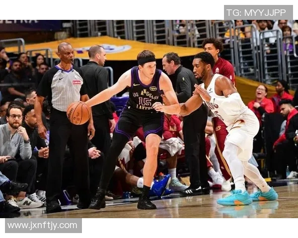 湖人对阵骑士精彩全回放重温经典瞬间与赛场激情 湖人对阵骑士精彩全回放重温经典瞬间与赛场激情